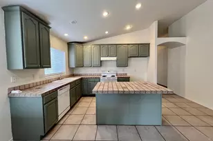 1576 W Kesler Ln, Chandler, AZ 85224 - Photo 6