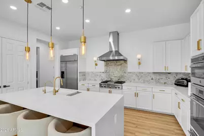 9272 E Desert Village Drive, Scottsdale, AZ 85255 - Photo 2