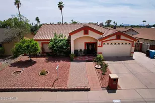 3737 W Crocus Dr, Phoenix, AZ 85053 - Photo 2