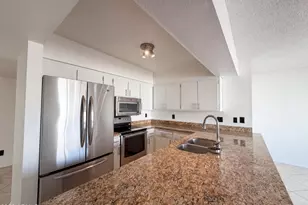 2611 W Ellis Dr, Tempe, AZ 85282 - Photo 2