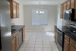 8565 W Tuckey Ln, Glendale, AZ 85305 - Photo 2