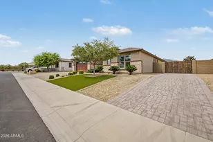 12542 W Krall Ct, Glendale, AZ 85307 - Photo 2