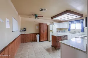 406 W 11th St, Eloy, AZ 85131 - Photo 10