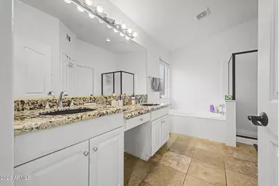 1570 E Horseshoe Avenue, Gilbert, AZ 85296 - Photo 28