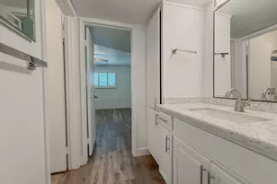 5525 E Thomas Rd, Phoenix, AZ 85018 - Photo 10