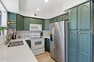 1425 E Desert Cove Ave, Phoenix, AZ 85020 - Photo 18