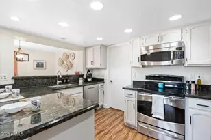 8742 E San Daniel Dr, Scottsdale, AZ 85258 - Photo 12