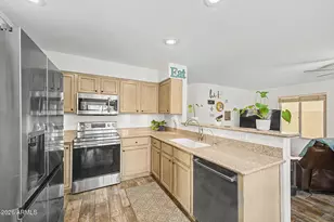890 N Cholla St, Chandler, AZ 85224 - Photo 10