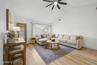 10118 W Medlock Avenue, Glendale, AZ 85307 - Photo 10