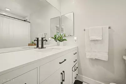 10118 W Medlock Avenue, Glendale, AZ 85307 - Photo 18