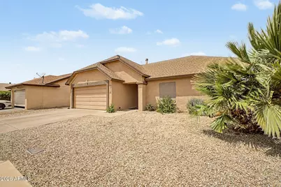 10118 W Medlock Avenue, Glendale, AZ 85307 - Photo 2