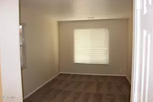 807 W Kesler Ln, Chandler, AZ 85225 - Photo 2