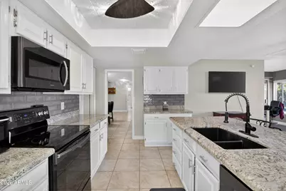 11215 S Tomah Street, Phoenix, AZ 85044 - Photo 8