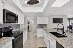 11215 S Tomah St, Phoenix, AZ 85044 - Photo 8