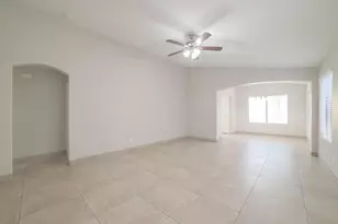 11476 W Madisen Ellise Dr, Surprise, AZ 85378 - Photo 4