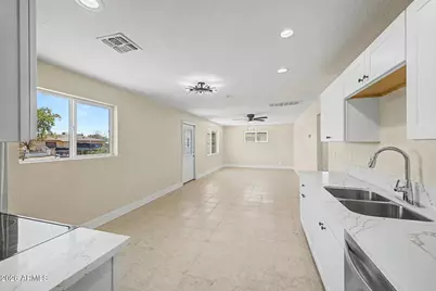 3602 W Almeria Road, Phoenix, AZ 85009 - Photo 10