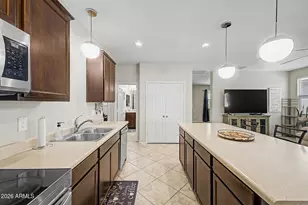 8873 N 71st Dr, Peoria, AZ 85345 - Photo 10