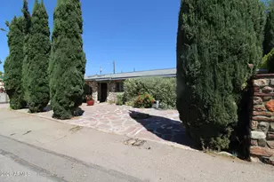 393 S 7th St, Globe, AZ 85501 - Photo 2