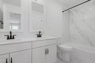 8035 W Harmont Dr, Peoria, AZ 85345 - Photo 16