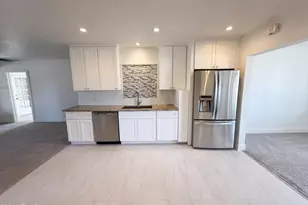 2402 W Anderson Ave, Phoenix, AZ 85023 - Photo 10