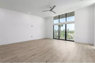 531 E Willetta Street #301, Phoenix, AZ 85004 - Photo 2