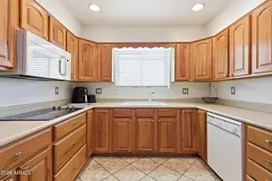 10961 W Tropicana Cir, Sun City, AZ 85351 - Photo 14