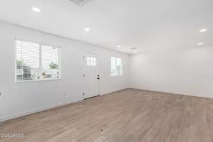 217 N 88th Pl, Mesa, AZ 85207 - Photo 2