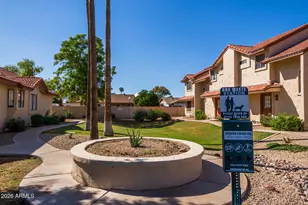 286 W Palomino Dr, Chandler, AZ 85225 - Photo 32
