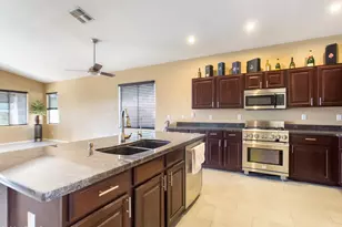 1084 N Martingale Rd, Gilbert, AZ 85234 - Photo 4