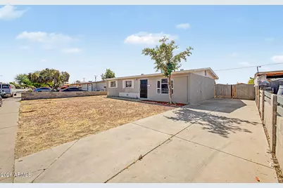 7619 W Clarendon Avenue, Phoenix, AZ 85033 - Photo 2