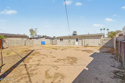 7619 W Clarendon Avenue, Phoenix, AZ 85033 - Photo 24