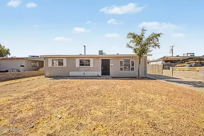 7619 W Clarendon Avenue, Phoenix, AZ 85033 - Photo 1