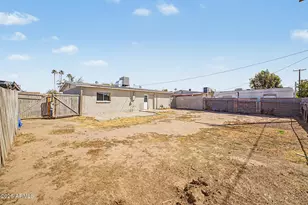 7619 W Clarendon Ave, Phoenix, AZ 85033 - Photo 26