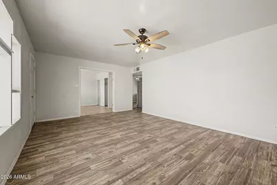7619 W Clarendon Avenue, Phoenix, AZ 85033 - Photo 8