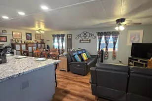 10201 N 99th Ave, Peoria, AZ 85345 - Photo 14