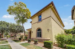 914 S Osborn Ln, Gilbert, AZ 85296 - Photo 4
