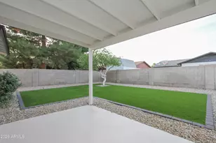 2142 W Kerry Ln, Phoenix, AZ 85027 - Photo 10