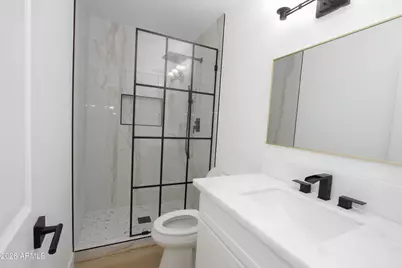 2142 W Kerry Lane, Phoenix, AZ 85027 - Photo 8