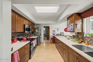 10418 W El Capitan Cir, Sun City, AZ 85351 - Photo 16