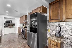 490 N Vine St, Chandler, AZ 85225 - Photo 26