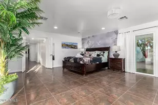 490 N Vine St, Chandler, AZ 85225 - Photo 32