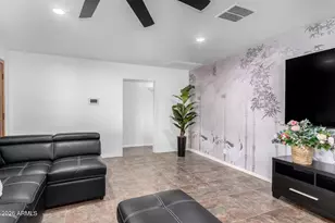 490 N Vine St, Chandler, AZ 85225 - Photo 20