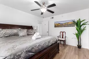 490 N Vine St, Chandler, AZ 85225 - Photo 36