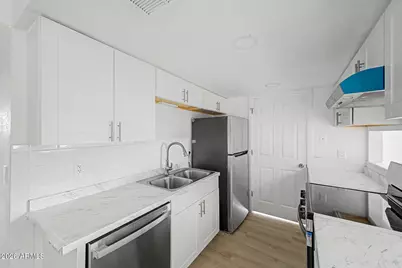 3422 N 12th Place, Phoenix, AZ 85014 - Photo 2
