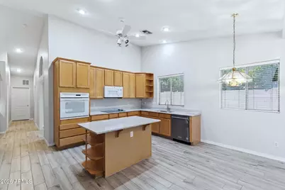 7001 W Lone Cactus Drive, Glendale, AZ 85308 - Photo 8