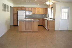 718 E Manhatton Dr, Tempe, AZ 85282 - Photo 2