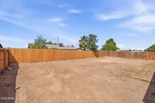 8952 W Royal Palm Rd, Peoria, AZ 85345 - Photo 28