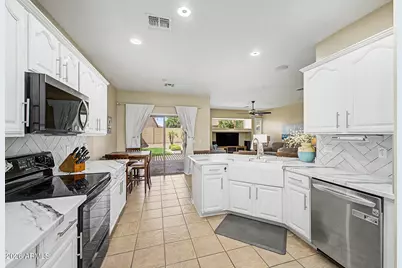 17630 W Crocus Drive, Surprise, AZ 85388 - Photo 10