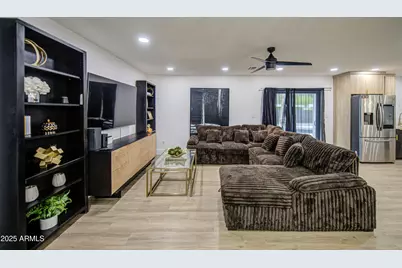 919 W Port Royale Lane, Phoenix, AZ 85023 - Photo 22