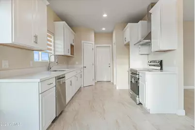 158 N Pettoshas Drive, Maricopa, AZ 85139 - Photo 8